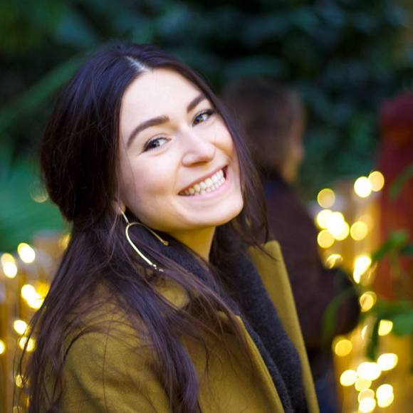 Meet your Posher, Evelyn - Picture 1 of 1